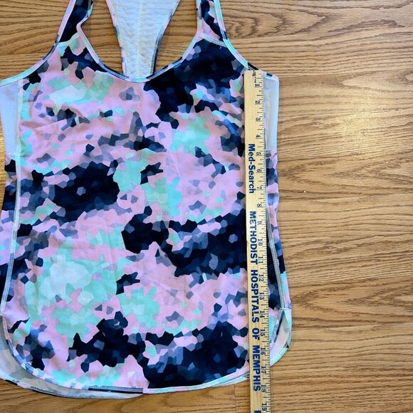lululemon tanktop - Picture 4 of 5